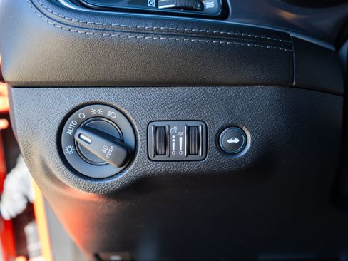 Used 2020 Dodge Challenger SXT w/ Plus Package image 18