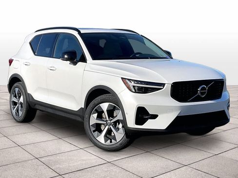 New 2026 Volvo XC40 B5 Plus w/ Protection Package Premier AWD/4WD image 2
