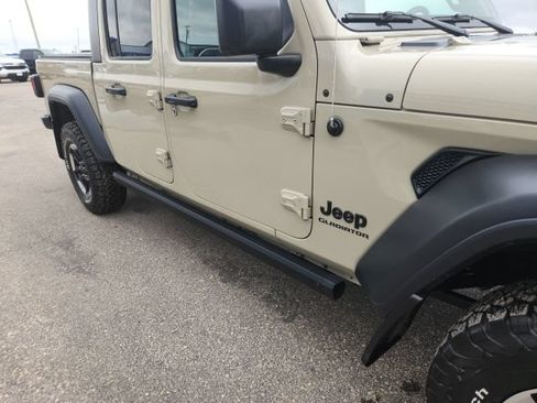 Used 2020 Jeep Gladiator Sport w/ Quick Order Package 24S AWD/4WD image 10