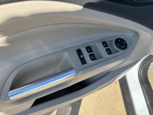 Used 2016 Ford Escape SE FWD image 16
