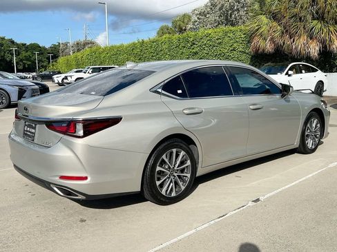 Certified 2023 Lexus ES 350 w/ Accessory Package (Z2) FWD image 7