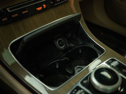 Used 2019 Mercedes-Benz GLC 300 4MATIC w/ Parking Assistance Package image 28