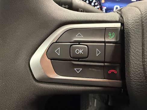 Used 2025 Jeep Compass Latitude AWD/4WD image 32
