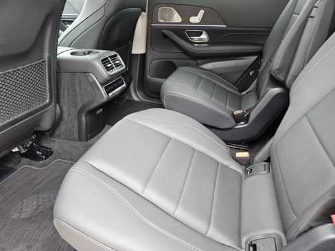 Certified 2026 Mercedes-Benz GLS 450 4MATIC image 30