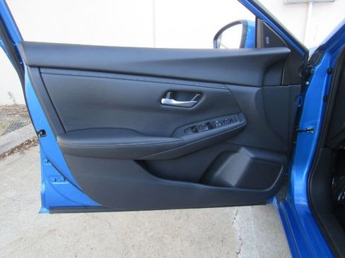 Used 2025 Nissan Sentra SV image 13