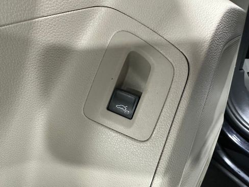 Used 2021 Volkswagen Atlas SE w/ Panoramic Sunroof Package image 19