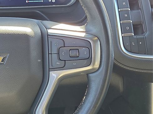 Used 2023 Chevrolet Suburban Premier image 22