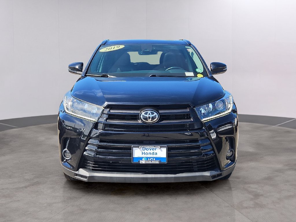Used 2019 Toyota Highlander SE AWD/4WD image 2