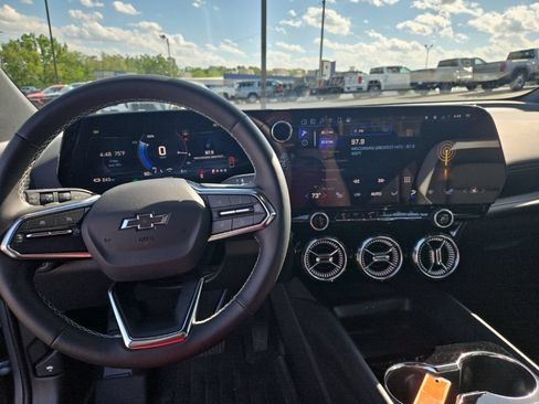 Certified 2025 Chevrolet Blazer EV LT AWD/4WD image 19