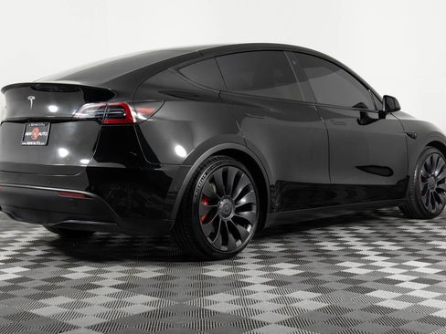 Used 2022 Tesla Model Y Performance image 8