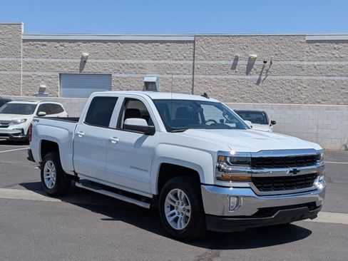 Used 2018 Chevrolet Silverado 1500 LT w/ All Star Edition AWD/4WD image 3