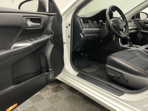 Used 2016 Toyota Camry SE FWD image 13