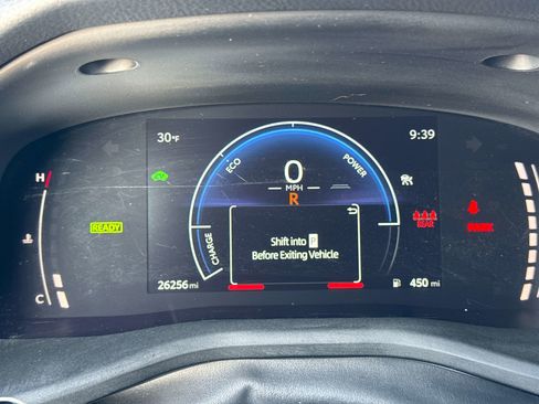 Used 2025 Toyota Camry SE image 24