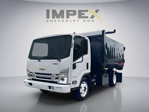 Used 2024 Chevrolet Low Cab Forward RWD image 1