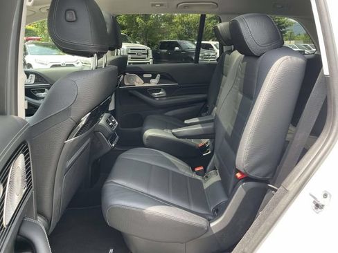 Used 2024 Mercedes-Benz GLS 580 4MATIC image 13