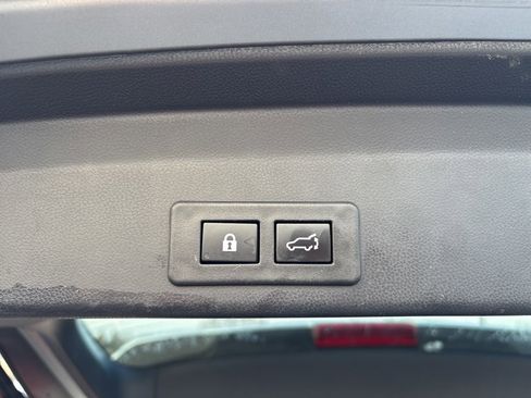 Used 2023 Subaru Ascent Limited w/ Technology Package image 27