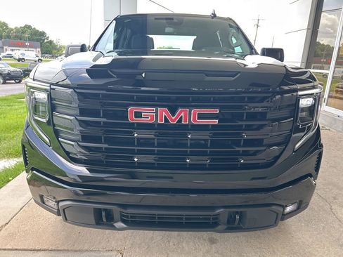 Used 2026 GMC Sierra 1500 Elevation AWD/4WD image 3