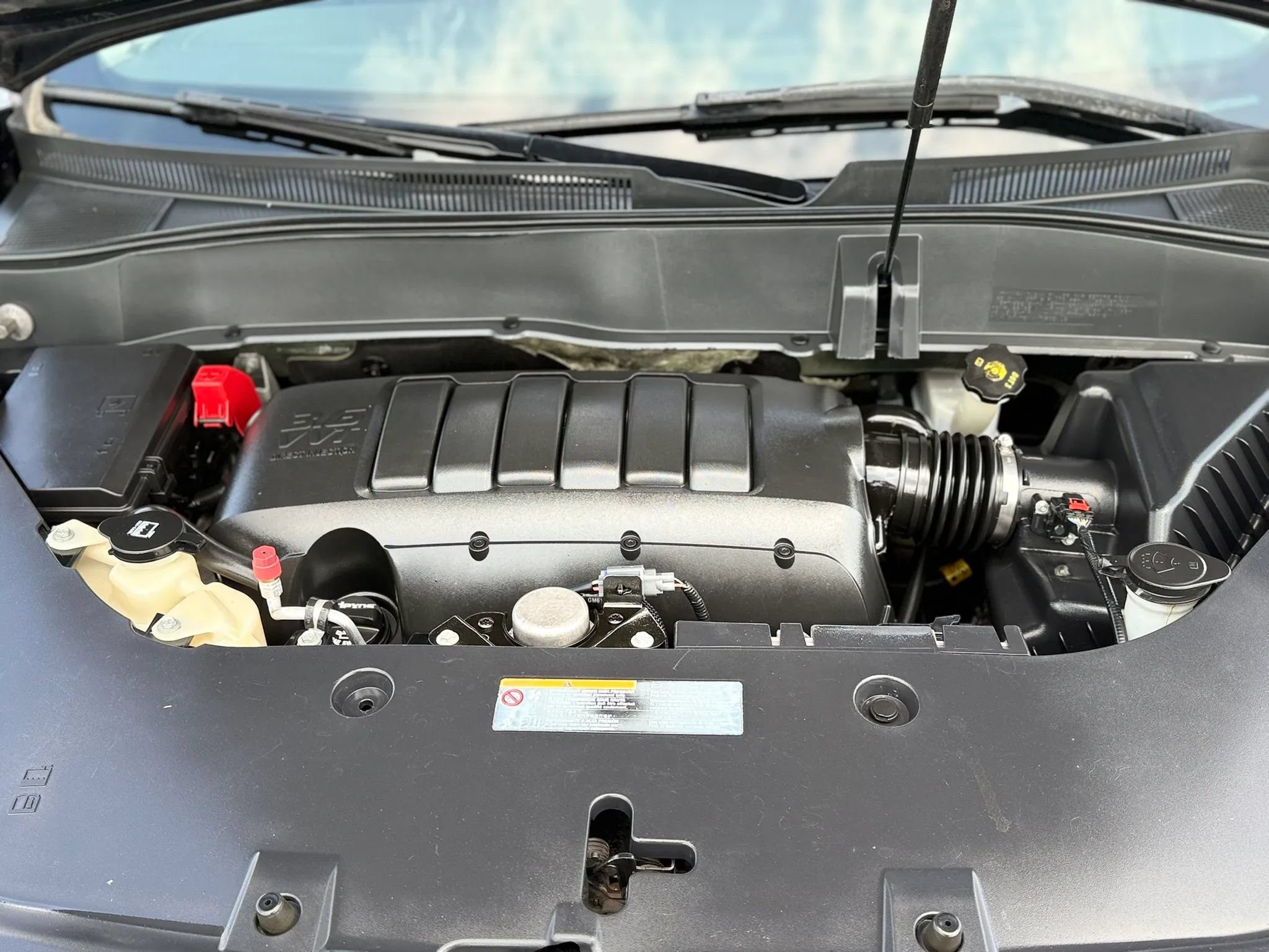 Used 2015 GMC Acadia SLE FWD image 16