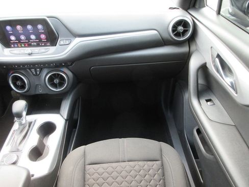 Certified 2021 Chevrolet Blazer LT AWD/4WD image 17