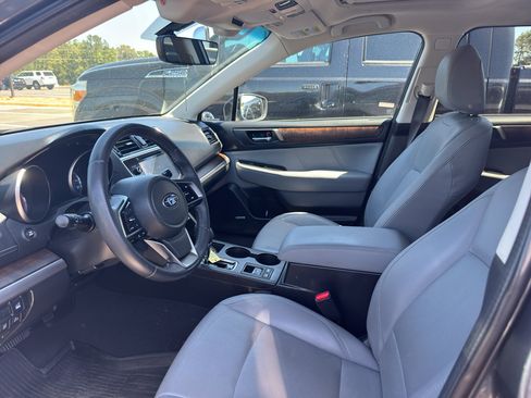 Used 2019 Subaru Outback 3.6R Limited AWD/4WD image 3