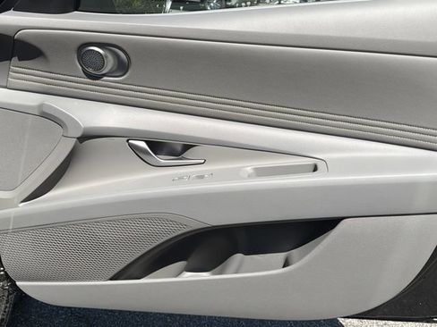 New 2026 Hyundai Elantra SEL Sport Premium FWD image 17