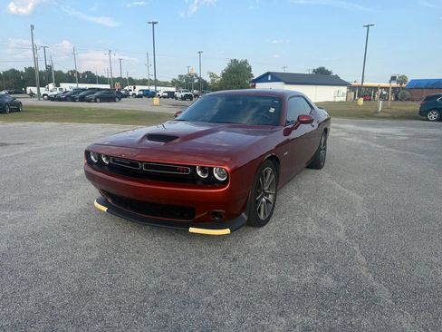 Used 2023 Dodge Challenger R/T w/ Cold Weather Group RWD image 4