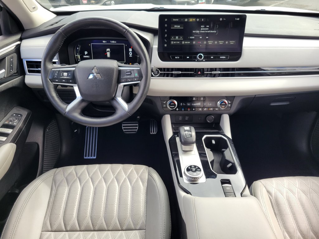 Used 2025 Mitsubishi Outlander SEL AWD/4WD image 4