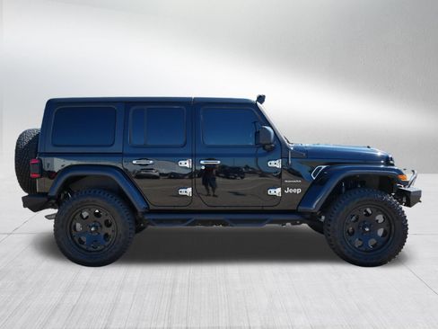 Used 2018 Jeep Wrangler Unlimited Sahara AWD/4WD image 8