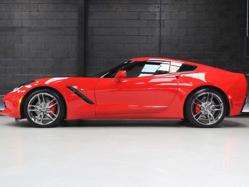Used 2019 Chevrolet Corvette w/ 2LT w/ 2LT Preferred Equipment Group image 3