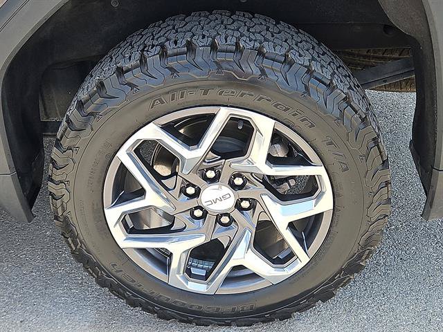 Used 2025 GMC Sierra 1500 SLT RWD image 8