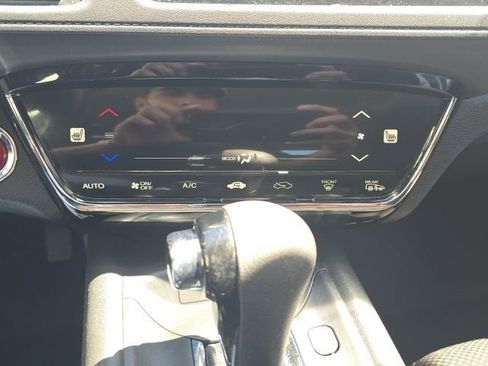 Used 2018 Honda HR-V EX image 16