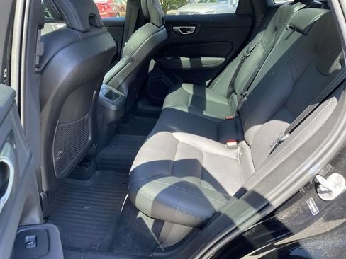 Used 2023 Volvo XC60 B5 Plus w/ Climate Package AWD/4WD image 17