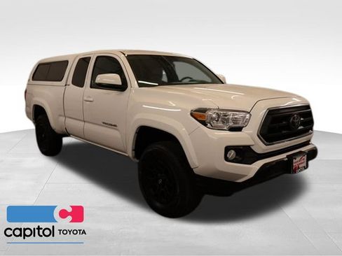 Certified 2022 Toyota Tacoma SR5 AWD/4WD image 1