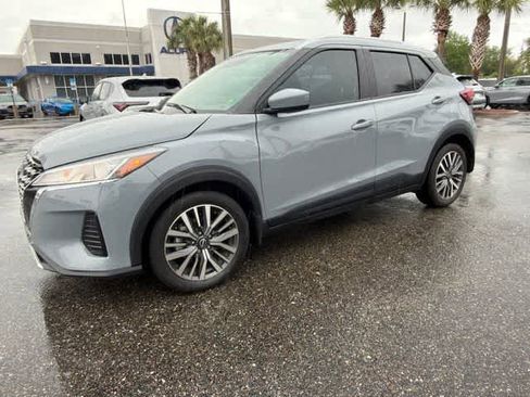 Used 2024 Nissan Kicks SV FWD image 2
