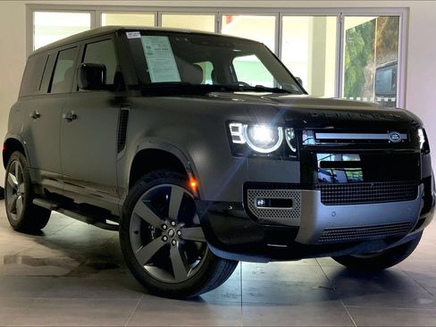 Certified 2025 Land Rover Defender 110 V8 AWD/4WD image 7