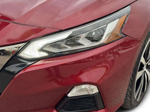 Used 2022 Nissan Altima 2.5 SR AWD/4WD image 12