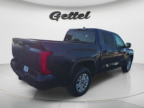 Used 2022 Toyota Tundra SR5 w/ SR5 Convenience Package AWD/4WD image 9