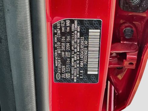 Used 2025 Hyundai Elantra SE w/ Cargo Package FWD image 28