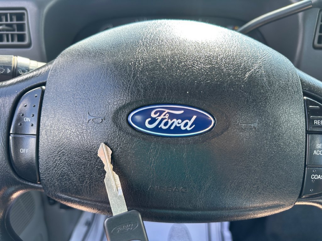 Used 2003 Ford F350 XL RWD image 25