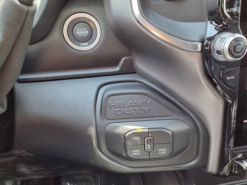 New 2026 RAM 2500 Laramie AWD/4WD image 8