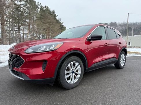 Used 2022 Ford Escape SE w/ Cold Weather Package image 2