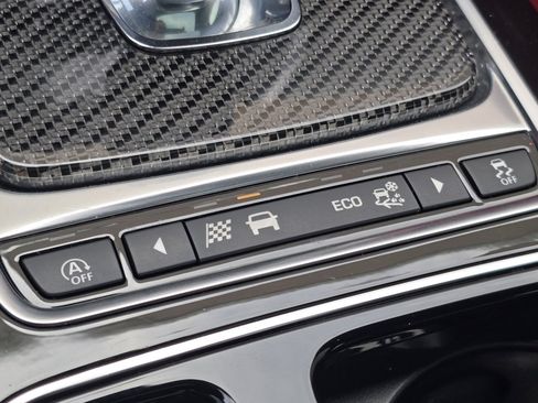 Used 2020 Jaguar F-PACE SVR image 25