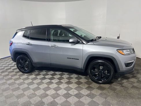 Certified 2018 Jeep Compass Latitude image 12