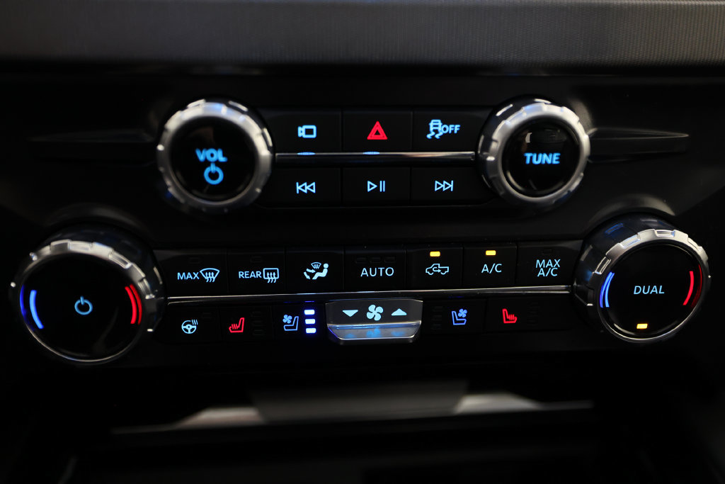 Used 2025 Ford F250 Platinum AWD/4WD image 27