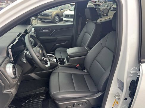 Used 2024 Chevrolet Colorado LT w/ LT Convenience Package III image 11