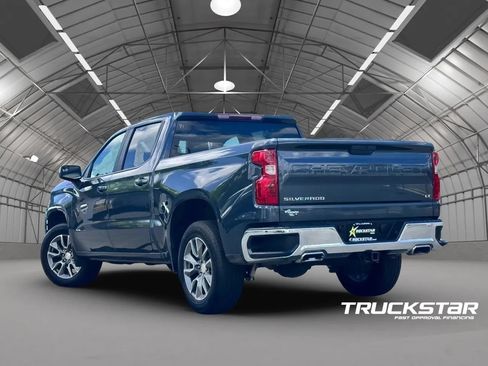 Used 2021 Chevrolet Silverado 1500 LT AWD/4WD image 4