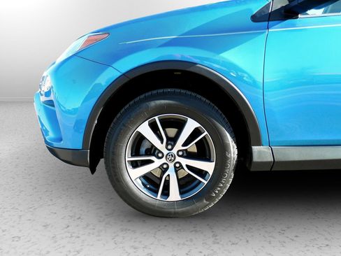 Used 2017 Toyota RAV4 XLE image 11