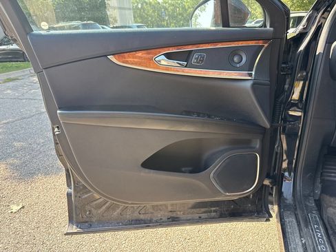 Used 2019 Lincoln Nautilus Reserve AWD/4WD image 10