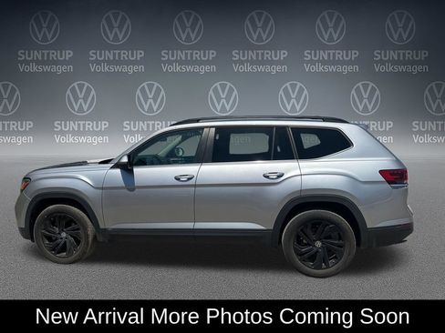 Used 2023 Volkswagen Atlas SE FWD image 2