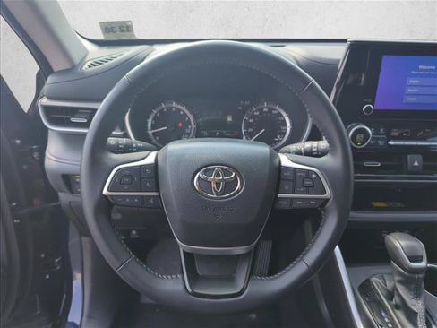 Certified 2026 Toyota Highlander XLE AWD/4WD image 14